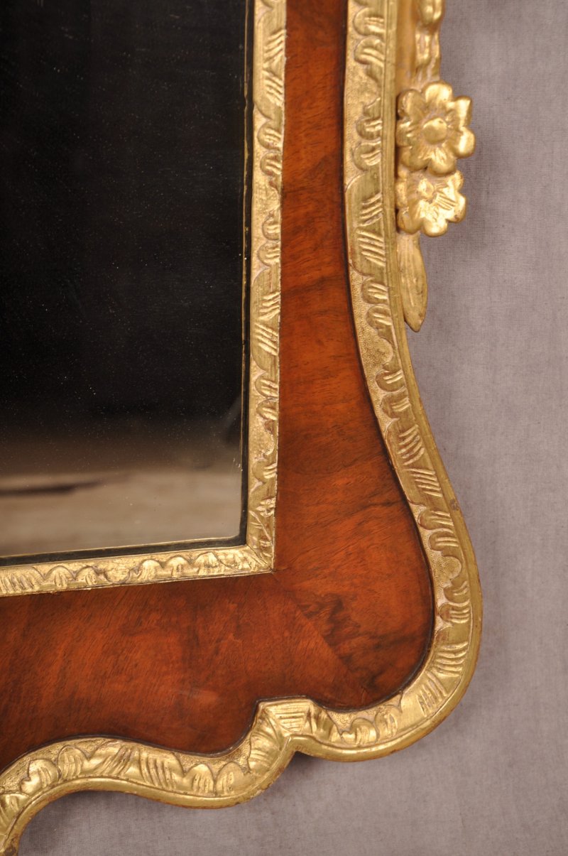 Fine 18th Century Walnut & Parcel Gilt Mirror - Image 12