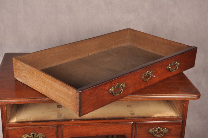 18th Century Mahogany Kneehole Desk - Image 7
