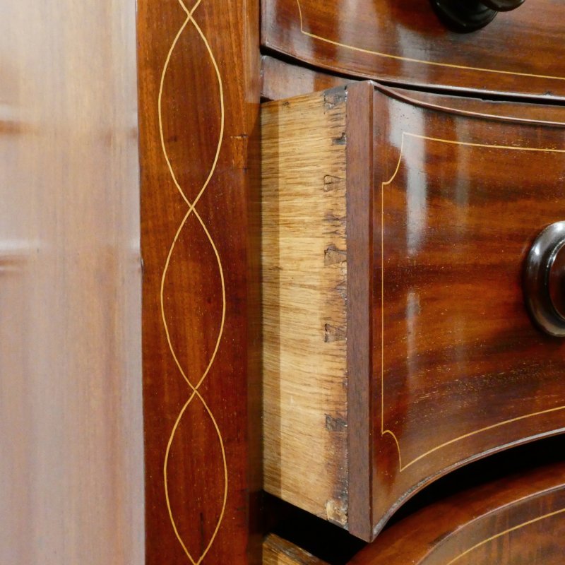Georgian Mahogany Serpentine Fronted Chest of Drawers Attributed to Gillows - Image 11