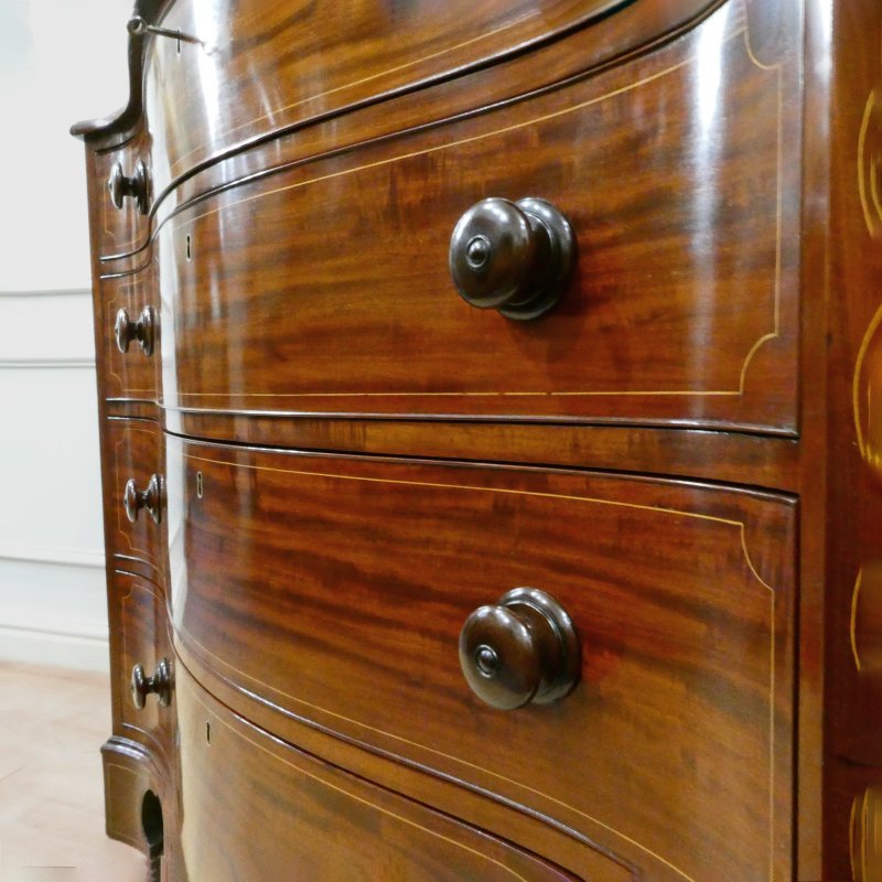 Georgian Mahogany Serpentine Fronted Chest of Drawers Attributed to Gillows - Image 13