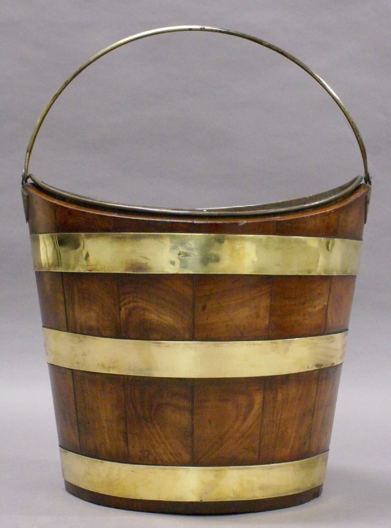 A Superb Quality Mahogany & Brass Bucket - Image 3