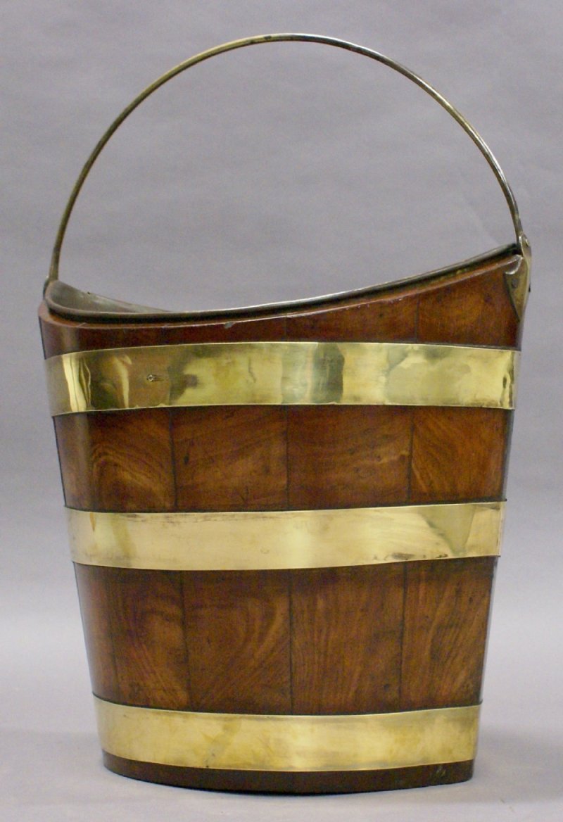 A Superb Quality Mahogany & Brass Bucket - Image 4