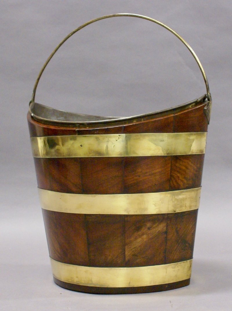 A Superb Quality Mahogany & Brass Bucket - Image 5