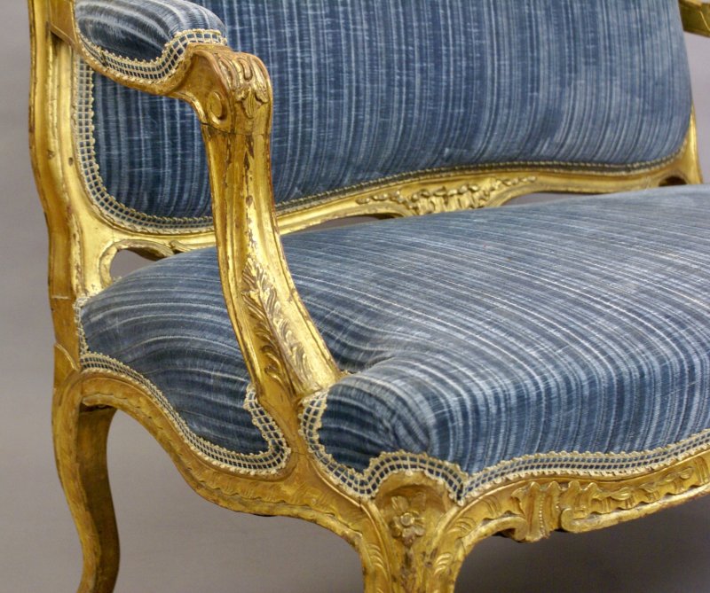 19th C French Carved And Gilded Sofa - Image 3