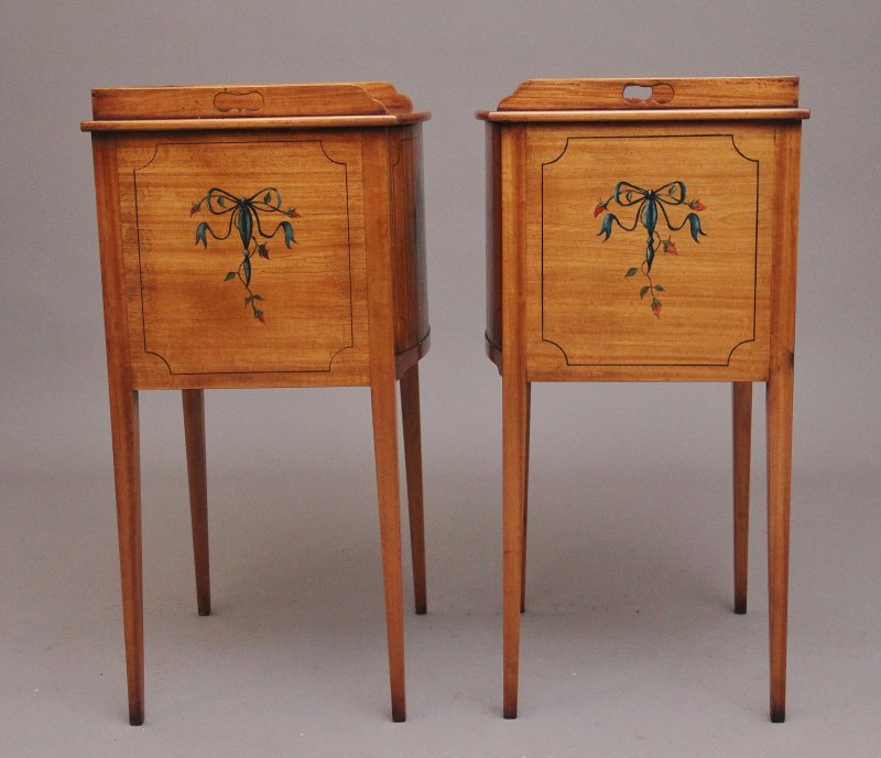 Pair early 20th Century satinwood bedside cabinets in the Sheraton style - Image 3