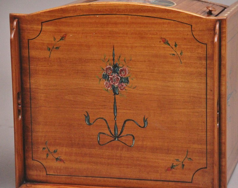 Pair early 20th Century satinwood bedside cabinets in the Sheraton style - Image 10