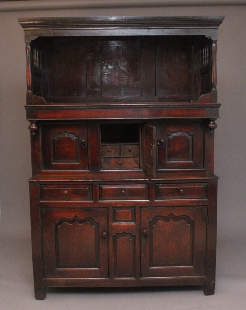 Early 18th Century oak tridarn