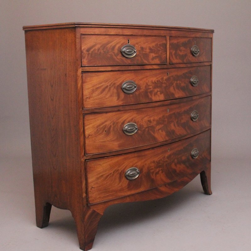 EARLY 19TH CENTURY FLAME MAHOGANY BOWFRONT CHEST OF DRAWERS - Image 6