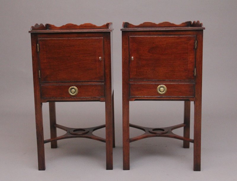 Pair early 20th Century mahogany bedside cabinets - Image 9