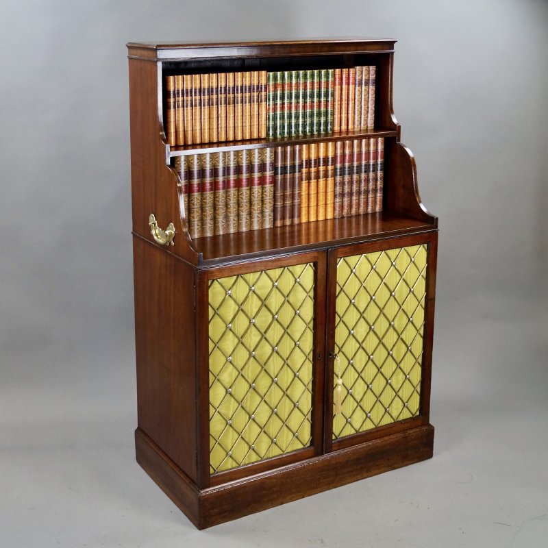 A George III Mahogany Waterfall Bookcase - Image 3