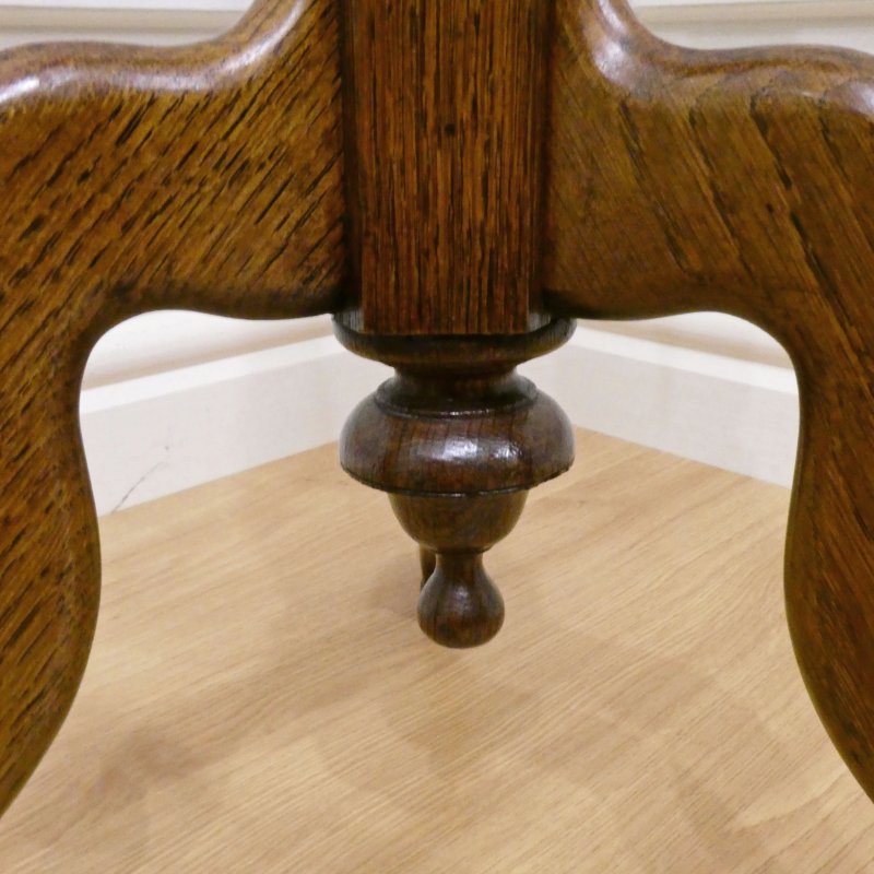 Pair of Edwardian Oak Torchères or Plant Stands - Image 10