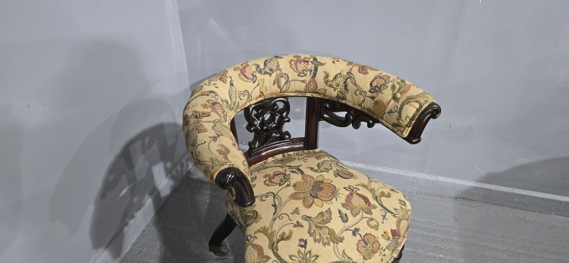 Super Horseshoe Back Office Desk Chair - Image 6