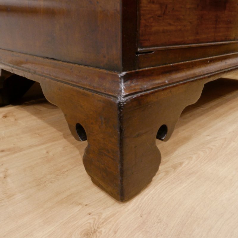 Georgian Chippendale Period Mahogany Chest of Drawers - Image 8