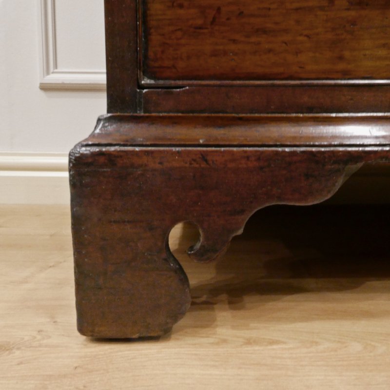 Georgian Chippendale Period Mahogany Chest of Drawers - Image 9