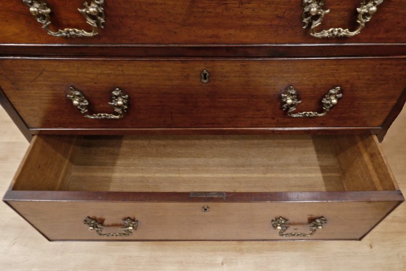 Georgian Chippendale Period Mahogany Chest of Drawers - Image 13