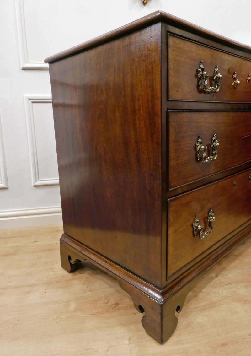 Georgian Chippendale Period Mahogany Chest of Drawers - Image 10