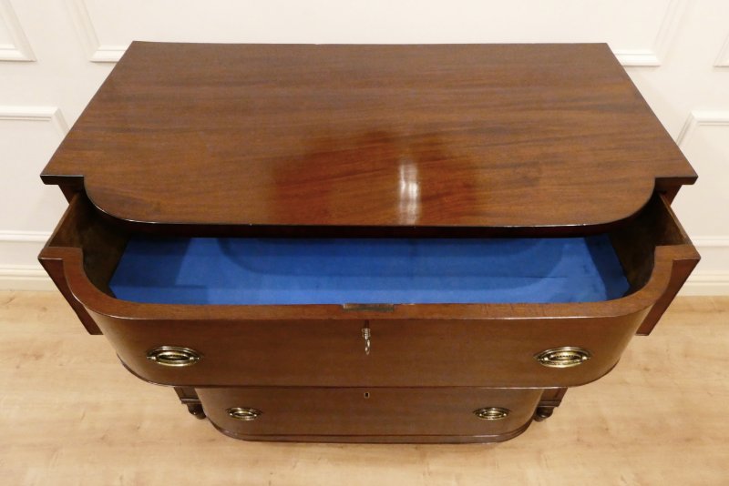 Regency Mahogany Bow Fronted Chest of Drawers - Image 12