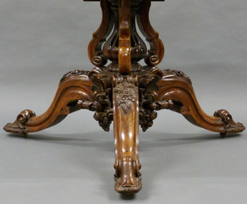 A Superb Large Rosewood Centre Table - Image 3