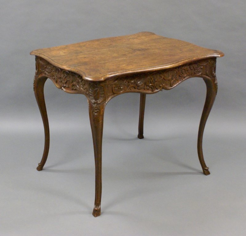 18thc Liegeios Center Table - Image 3
