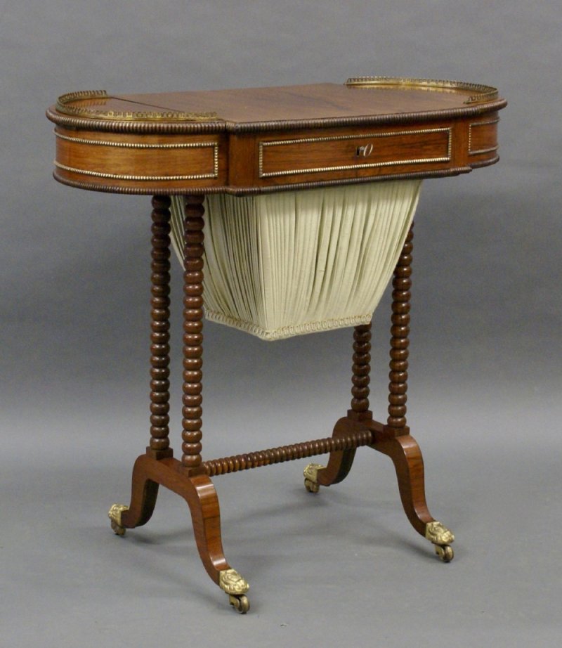 A Late Regency Rosewood Work Table - Image 3