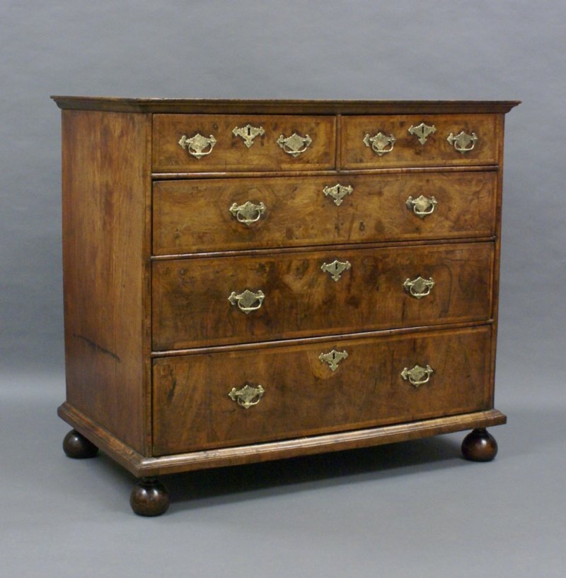 A William & Mary Walnut Chest Of Drawers - Image 4
