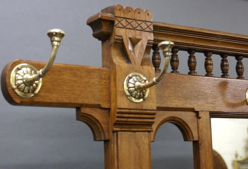 A Victorian Oak Hall Stand - Image 3