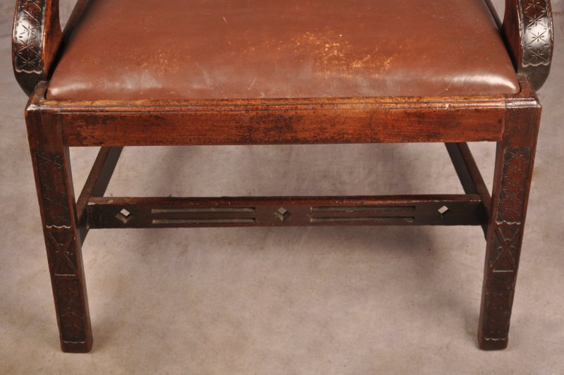 Fine 18th Century Mahogany Chippendale Armchair - Image 5