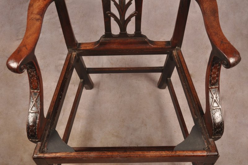 Fine 18th Century Mahogany Chippendale Armchair - Image 15