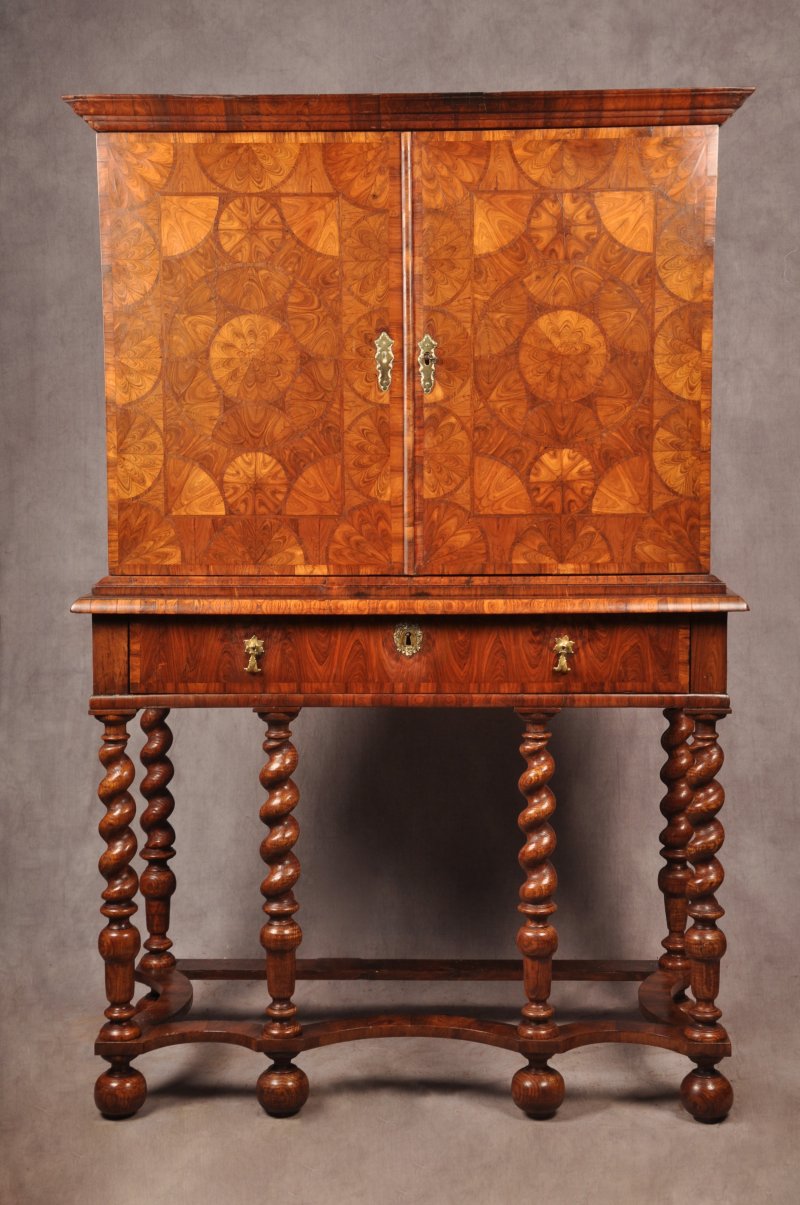 Important 17th Century Kingwood Cabinet On Stand - Image 2