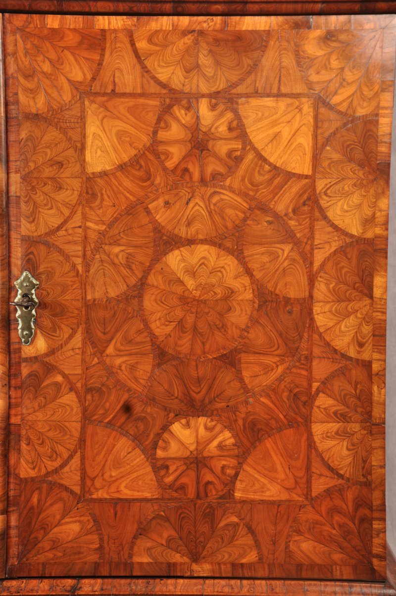 Important 17th Century Kingwood Cabinet On Stand - Image 4