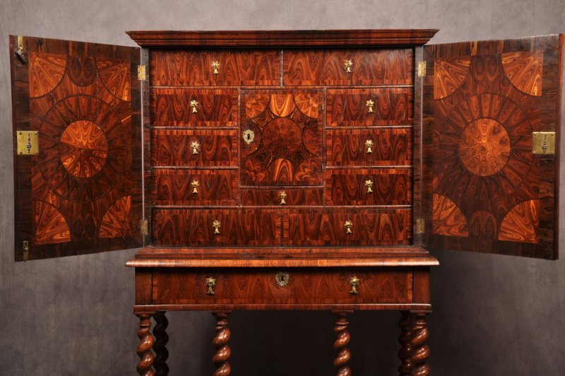 Important 17th Century Kingwood Cabinet On Stand - Image 9