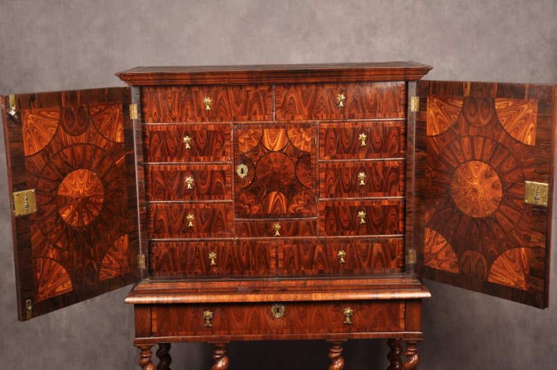 Important 17th Century Kingwood Cabinet On Stand - Image 8