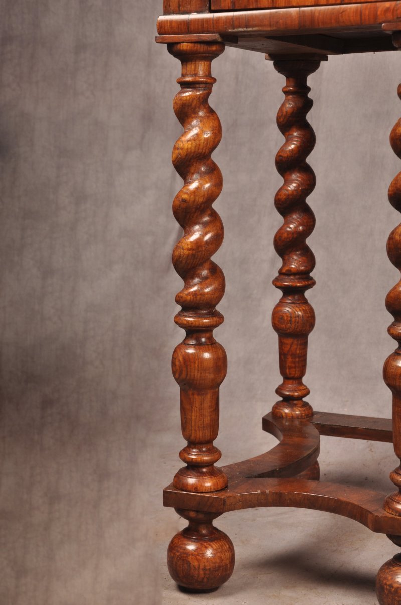 Important 17th Century Kingwood Cabinet On Stand - Image 10