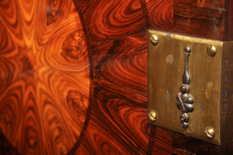 Important 17th Century Kingwood Cabinet On Stand - Image 16