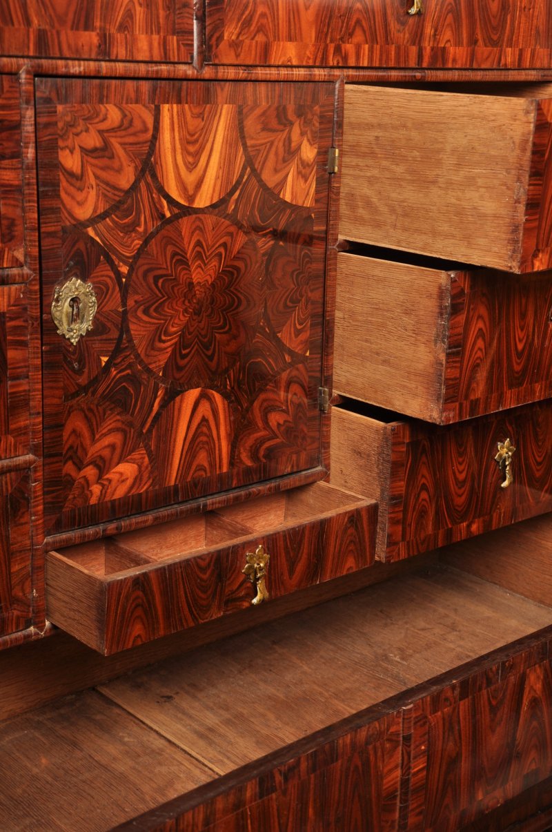 Important 17th Century Kingwood Cabinet On Stand - Image 13