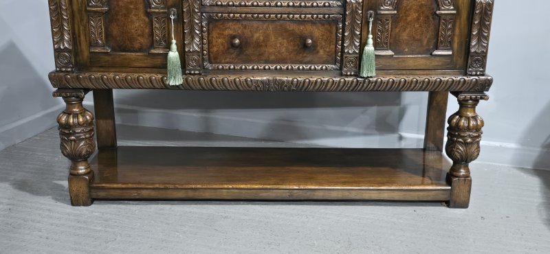 Superb Oak and Burr Walnut Elizabethan Sideboard - Image 5