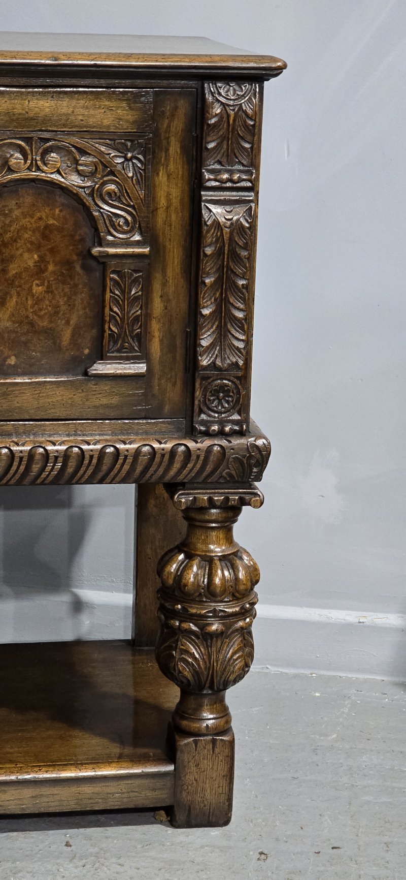 Superb Oak and Burr Walnut Elizabethan Sideboard - Image 18