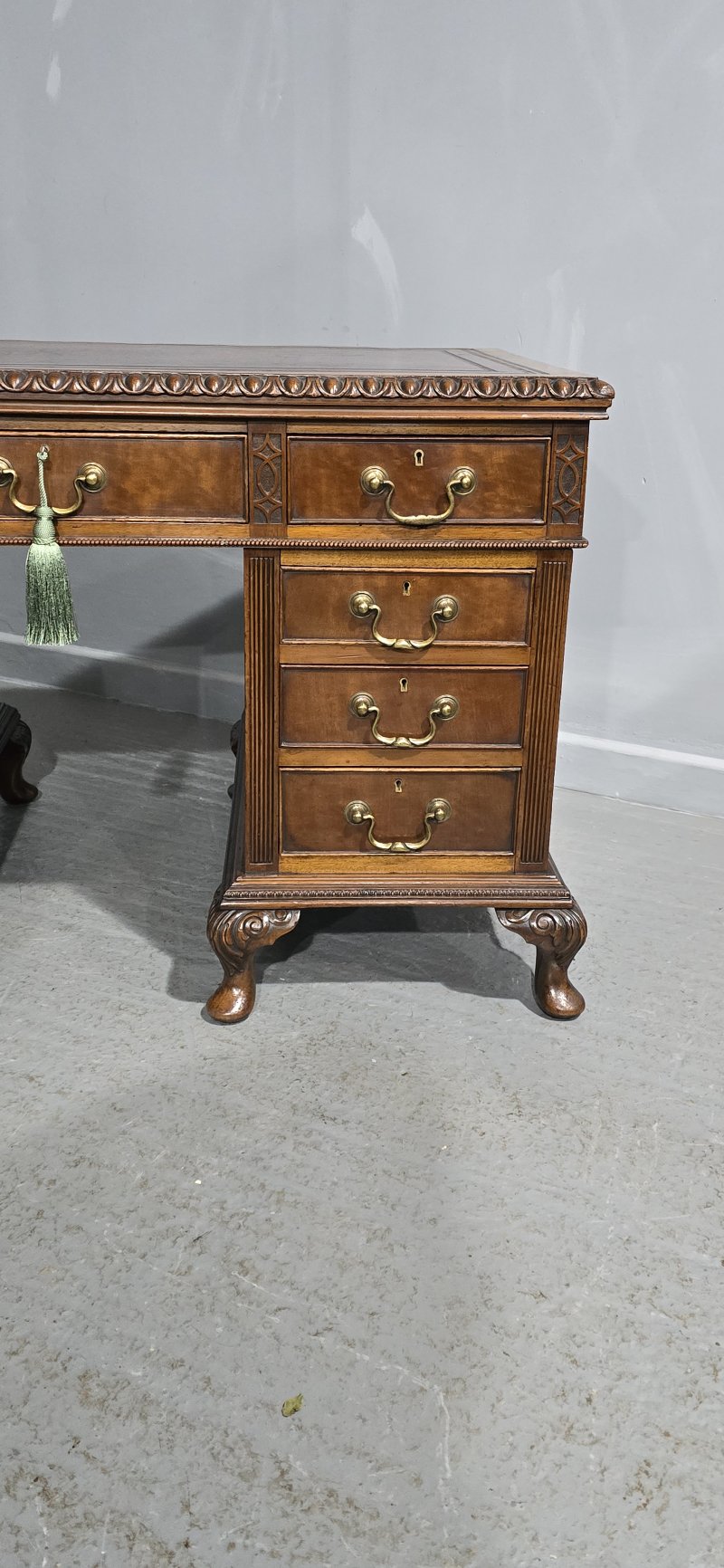Superb Chippendale Mahogany Pedestal Desk - Image 2