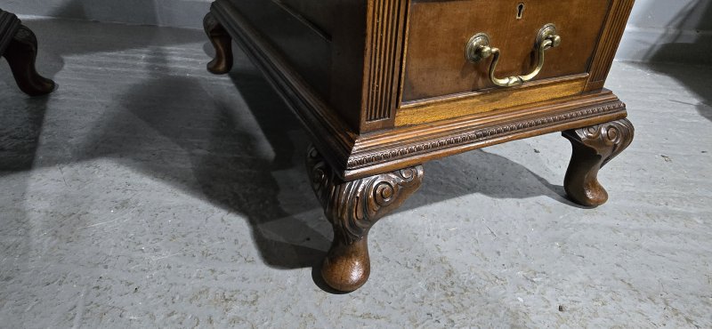 Superb Chippendale Mahogany Pedestal Desk - Image 7
