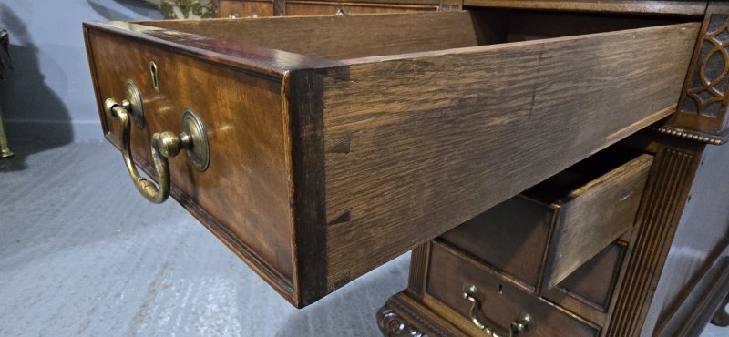Superb Chippendale Mahogany Pedestal Desk - Image 9