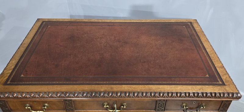 Superb Chippendale Mahogany Pedestal Desk - Image 10