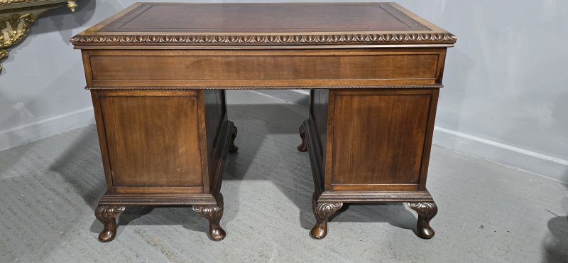 Superb Chippendale Mahogany Pedestal Desk - Image 12