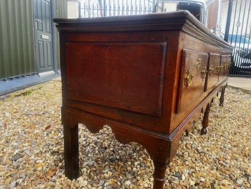 A George III Period Oak Dresser Base - Image 4