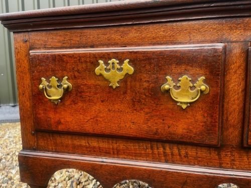 A George III Period Oak Dresser Base - Image 8