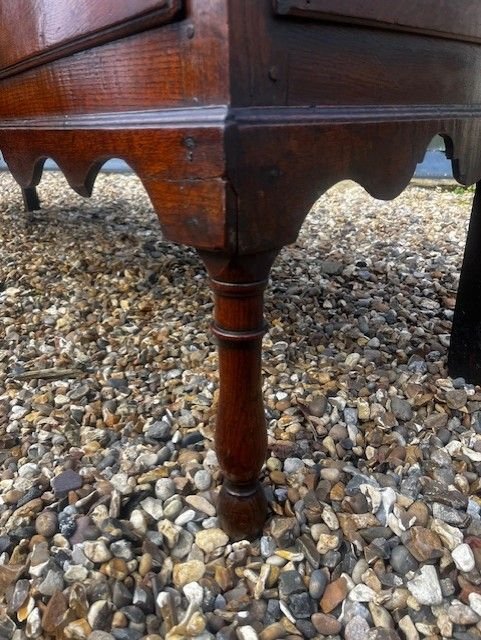 A George III Period Oak Dresser Base - Image 10
