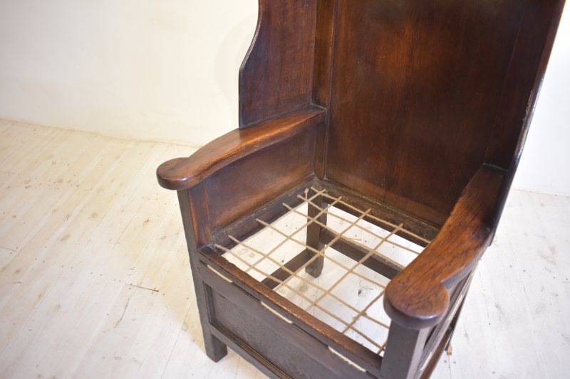 lambing wing back in oak chair - Image 9