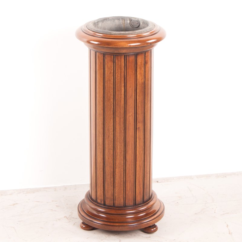 19thC Good Quality Walnut Umbrella Stick Stand - Image 3