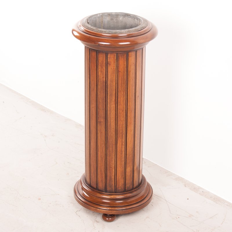 19thC Good Quality Walnut Umbrella Stick Stand - Image 4