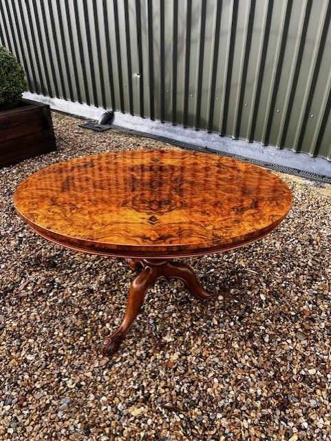 A Gillows Of Lancaster Victorian Period Burr Walnut Breakfast Table. - Image 3