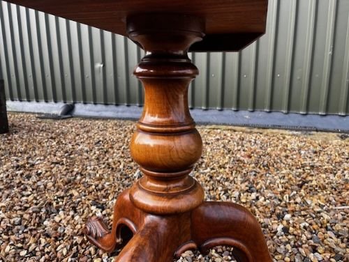 A Gillows Of Lancaster Victorian Period Burr Walnut Breakfast Table. - Image 6